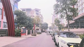 cho thuê căn hộ chung cư khai sơn 120m2 3 phòng ngủ , 2wc , 2 ban công rộng thoáng full đồ