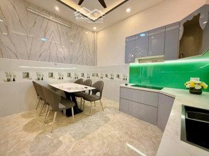 cần bán nhà kề gò vấp ngã tư ga chỉ cần trả trước 2 tỷ nhận nhà 2 phòng ở ngay