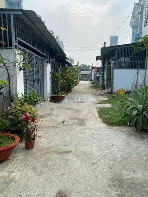 chỉ 1,3 tỷ có ngay 100m2 đất thổ cư gần chợ hưng long bình chánh 3 phút xe