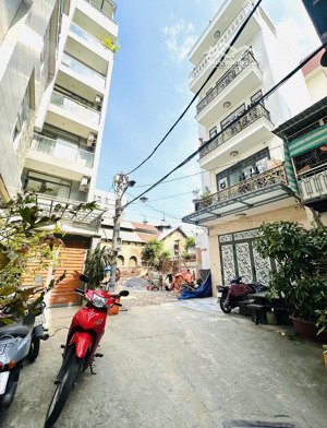 bán nhà quận 1 - gần ga metro ba son - 5 tầng - dtsd 200m2 - chào 15,5 tỷ