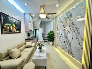 bán gấp trước tết nhỉnh 2 tỷ, nhà riêng 20m2, 2 phòng ngủ, 3vs. chủ nhà tặng full nội thất