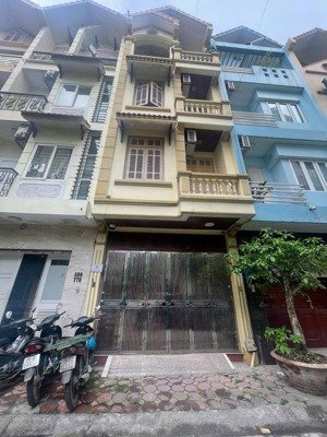 nhà 2 mặt thoáng - gần phố - ô tô tránh - sổ đỏ sẵn kđt văn quán - 68m2 - mt: 4,2m, giá: 21tỷ