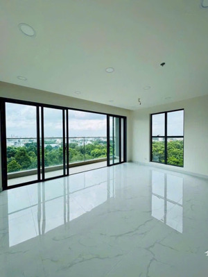 bán căn góc 3pn,3wc ban công dài 121m2 diamond centery - celadon city , nhà mới 100% tặng kèm ô xe