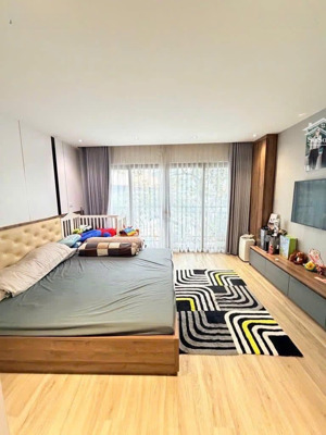 đại cồ việt bán nhà đẹp 80m2 có sân 7 tầng thang máy có sân gần công viên thống nhất 21,x tỷ