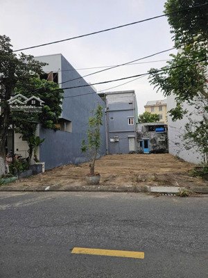 cần bán 2 lô liền đường an tư công chúa nằm gần sông vị trí đẹp thuộc mỹ an , tp đà nẵng.