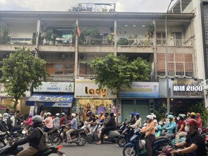 giảm mạnh 800tr bán chcc mặt tiền đinh tiên hoàng, q1 - 2pn, 3wc - sổ hồng đầy đủ - giá 6,2 tỷ (tl)