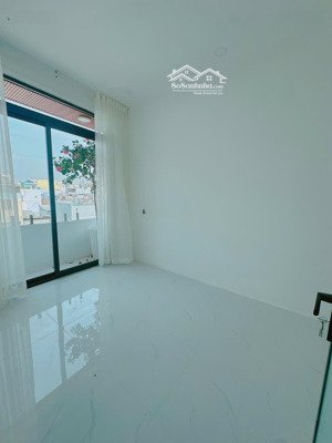 siêu phẩm phú nhuận nhà hiện đại 4 tầng gần duy tân, phan đình phùng đang cho thuê 20tr
