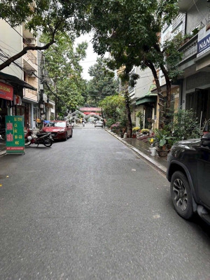 nhà đẹp 6 tầng thang máy- sân gofl long biên- vỉa hè phân lô- ô tô tránh- kinh doanh đỉnh- 45m2