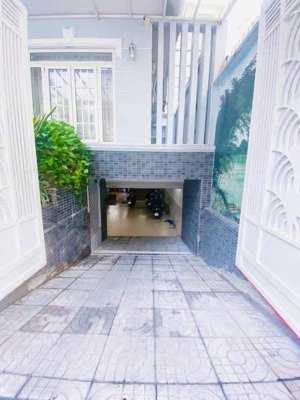 bán nhà đường số 34,an phú,q2(dt 8x20 cn 160m) có hầm , giá chỉ 33,5tỷ