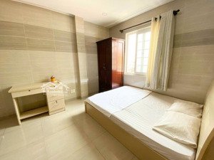 studio cửa sổ trời cạnh khu phan xích long sẵn nội thất kệ tủ bếp tiện nghi