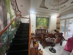 120m, 7tỷ8, nhà 2 mt đường - lã xuân oai, vị trí đỉnh, nhà bề thế