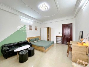 phòng cửa sổ lớn mới xây đầy đủ nội thất mới 30m2 ngay trường chinh, ngã tư an sương,cvpm