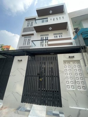 nhà hxh bình trị đông, dt: 6.5x10m trệt 2 lầu mới vô ở liền, gần khu tên lửa. giá: 6.2tỷ tl