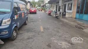 nhà mặt tiền đường kinh doanh sầm uất, p tân phú, q9, 7.2t còn tl nhẹ