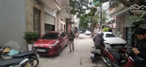 đất chính chủ - ô tô 7 chỗ vào đất - mặt tiền 6m - mặt ngõ phố cầu diễn - giá hơn 200tr/m2