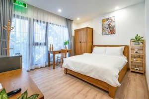 căn hộ ban công thang máy hầm xe gần cầu lê văn sỹ