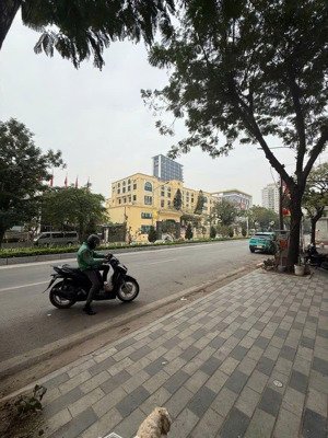 em bán đất tặng nhà cấp 4 hồ tây dt 68m2, mt 4,5m, ôtô kinh doanh vỉa hè 35.5 ty