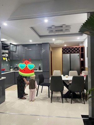 bán nhà 3 tầng 4 phòng ngủ - ngay nam việt á. 10,8 tỷ