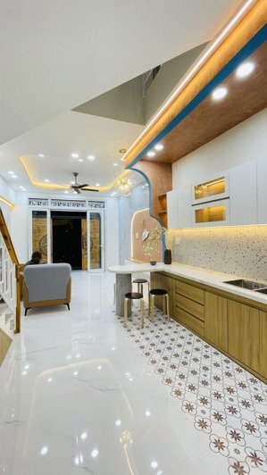 bán nhà gấp đường hoà bình, tân phú. giáp đầm sen park, hẻm xe hơi 6m thông chỉ 6 tỷ