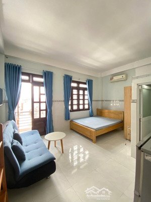 phòng studio ban công full nội thất ngay sân bay tân sơn nhất siêu thoáng mát