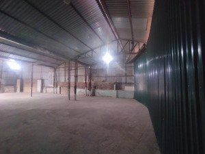 cho thuê kho đường trịnh văn bô, phương canh,nam tl,hn. dt 220m2, xe công đỗ cửa, lh 