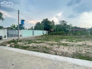 CẦN BÁN 5X40=400M2 THỔ CƯ SỔ RIÊNG, NGAY THỊ XÃ GIÁ 195TR