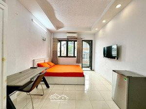 ban công cửa sổ siêu thoáng mát full tiện nghi dọn vào ở ngay trần minh quyền gần vạn hạnh mall