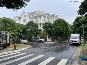 bán căn biệt thự 2 mặt tiền đường khu cityland garden emart, dt: 13.5 x 20m, thang máy