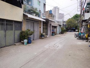 5 tỷ 700 thương lượng, nhà 2 mặt tiền, 2 tầng, đường 7 mét thông diện tích : 4 x 20