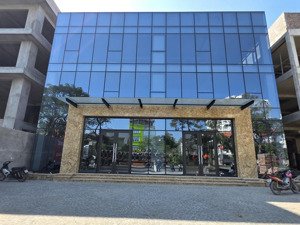 cho thuê nhà mặt đường tôn đức thắng gần cầu an dương, dt 250m2, ngang 10m, nhà 3 tầng thông sàn