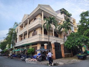 bán căn góc 2 mặt tiền cực đẹp. khu an ninh, mua ở hoặc đầu tư đều được. giá cực tốt. mua ngay