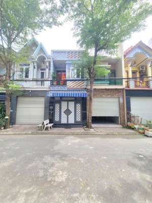 3.7 tỷ/ bán nhà 1 trệt 1 lầu kdc gần vòng xoay an phú p.an phú tp.thuận an. gần chợ thành nam