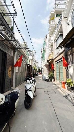 hương lộ 2 -hẻm thông, xe hơi ngủ trong nhà - 2tầng -tiện kinh doanh, đầu tư - 79m2 -5pn (có p.trệ)