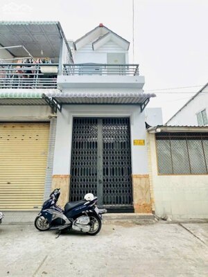 bán căn nhà 1 trệt 1 lầu 2 phòng ngủ hẻm 67 hùng vương, tp cần thơ