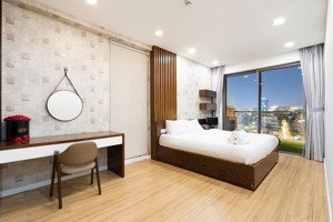 cho thuê 4pn cc masteri millennium 132 đ. bến vân đồn, phường 6, quận 4. diện tích : 150m2