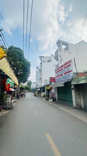 nhà mới ở ngay - hẻm oto - 1 căn ra mặt tiền - nhỉnh 3 tỷ