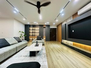 chính chủ cần bán gấp 2pn view sân vđ mỹ đình tại florence mỹ đình, cam kết ko ảo .lh:094668959ba