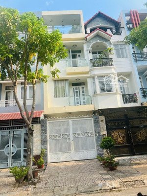 bán nhà 3 lầu hẻm xe hơi đường tô hiến thành p14 q10. dt 4.3x15m giá 10.5 tỷ