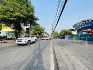 p. linh chiểu, hẻm xe hơi 1 trục ra hoàng diệu 2, nhà c468 full thổ cư chỉ 5.3 tỷ .