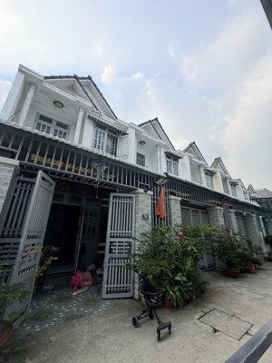 chủ ngộp bán gấp dt: 100m2 4pn 2wc cách chợ long thượng 100m, đường ô tô 1.9tỷ tl 