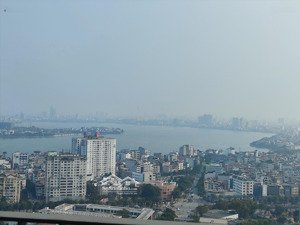 gia đình cần bán căn penthouse 400m , sân vườn, nhà cơ bản ,giá 59 tỷ.lh 