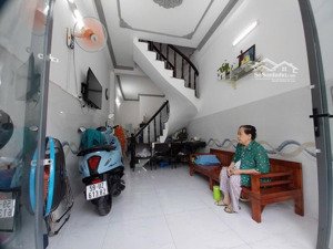nhà đẹp q12 - hẻm xe hơi - khu vực trung tâm - chỉ nhỉnh 3 tỷ