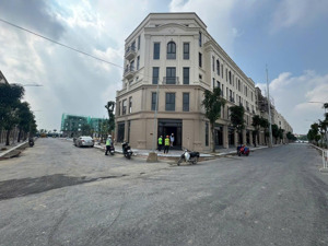 bán căn liền kề góc 3 mặt tiền gần hồ trung tâm diện tích 115m² vin cổ loa