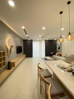 (giá tốt nhất)căn 108m2 3n2wc nội thất như ảnh tầng cao,viu thoáng sẵn sổ đỏ giá 12,x tỉ xem ngay