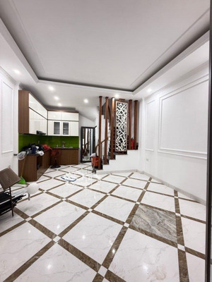 chính chủ gửi bán dt 45m2 giá hơn 6 tỷ, nhà thường tín 4 tầng ô tô ngủ trong nhà. sổ đỏ lâu dài