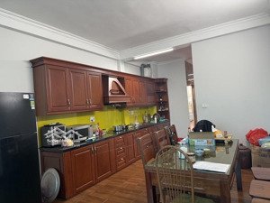 bán nhà phân lô 5 tầng thang máy ô tô tránh nhau, vỉa hè 2 bên thanh trì