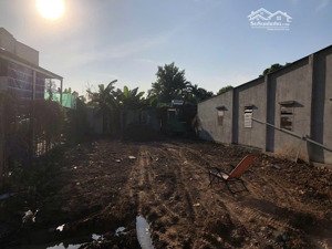 bán 240m2 đất lê thị sẻ sát ngã 4 quốc lộ 22 hóc môn