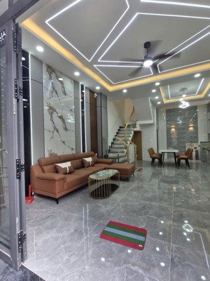 nhà mới 100% ở tết hẻm xe hơi đường 26/3 (5mx10m), đúc 3.5 tấm, 4pn, 5wc