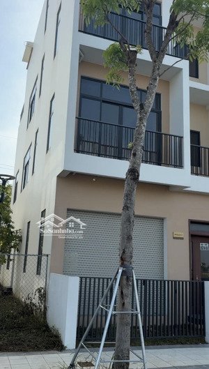 bán căn xẻ khe 3mt ngang 8m x 20m xây 6m 3 lầu, đường 24m. giá 6.2 tỷ full vay 7.1 tỷ