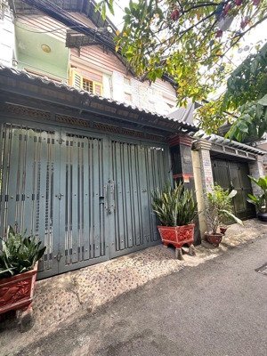 bán nhà 1/ hẻm xe hơi phan huy ích, đối diện emart, ngang 5m, công nhận đủ 75m2, sân để xe rộng